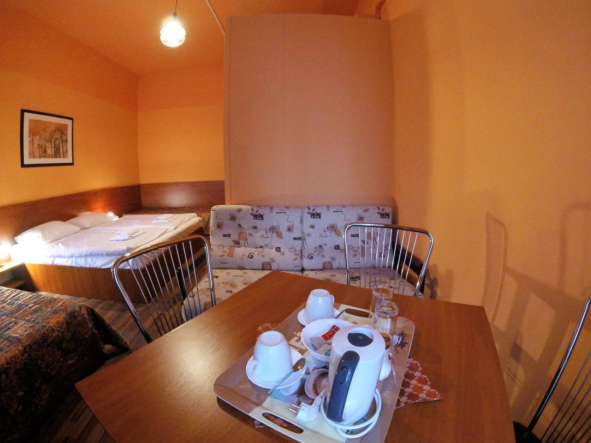 Hotel Madara 2*